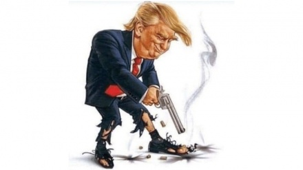 Qeveria Trump qëllon vetveten