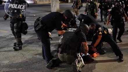 Policía de EEUU detiene a 1400 personas en protestas