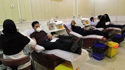 Lailatul Qadar, Warga Hamedan Donorkan Darah (2)