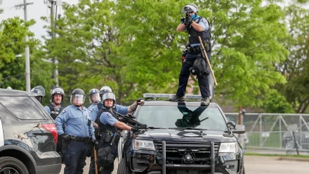 米国防総省、米軍憲兵隊にミネアポリス展開の準備を指示（動画）