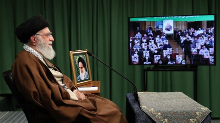 イラン最高指導者、「米国は確実にイラクとシリアから追放される」（写真）