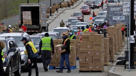 アメリカで、生活困窮者がフードバンクに殺到（動画）