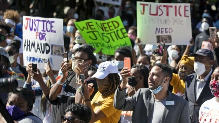 Një i ri zezak amerikan vritet në mënyrë të egër nga babai dhe djali i bardh