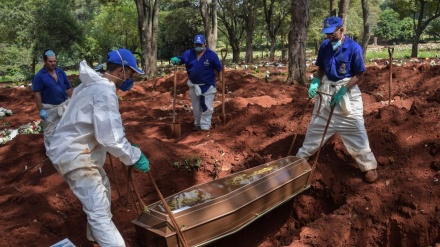 Brasile, ospedali al collasso: si scava anche la notte