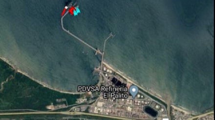 伊朗一艘油轮停泊在委内瑞拉的El Palito炼油厂