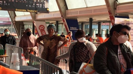 Ginevra, in migliaia in fila per ricevere il cibo