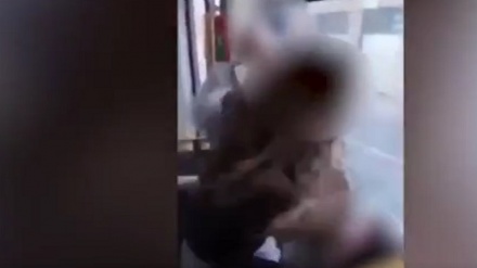 英マンチェスターで暴力事件、少女が若者から殴打（動画）