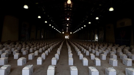 30.000 Paket Sembako Dikemas di Mushalla Tehran (2)