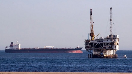 Caracas salue l’arrivée du carburant iranien