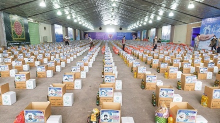 30.000 Paket Sembako Dikemas di Mushalla Tehran (1)