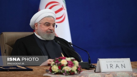 अगर अमरीकी अपने दावे में सच्चे हैं तो प्रतिबंध हटाएंः रूहानी