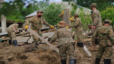 Сардобадаги табиий офат оқибатларини бартараф этишда марказий ҳарбий округ аскарлари қатнашмоқда (фотожамланма )