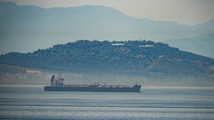 イランのタンカーの４隻目がべネズエラ経済水域入り