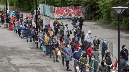 صف کشیدن صدها نفر در سوییس برای دریافت غذای رایگان