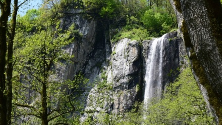  ラートンの滝、イラン北部ギーラーン州（写真）