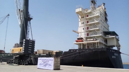 向阿富汗捐赠的第二艘载有小麦的船进入查巴哈尔港口