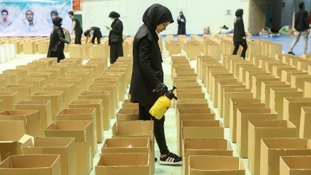 Pembagian 20.000 Paket Sembako di Tehran (2)