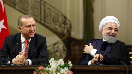 トルコ大統領が、米の圧政的な対イラン制裁を非難　　