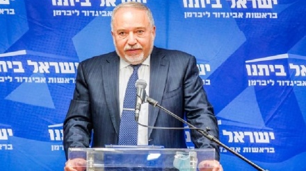 ליברמן: נתניהו וגנץ דואגים לעצמם