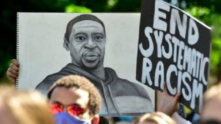 په بریتانیا کښې د امریکې ضد مظاهرې 