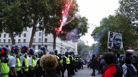 英ロンドンでの反人種主義デモで、１３０人以上が逮捕