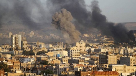 サウジ連合軍がイエメン首都も空爆、少なくとも16人死亡