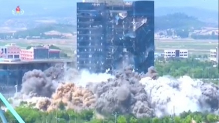 لحظه انفجار دفتر ارتباطات هماهنگی با سئول، توسط کره شمالی