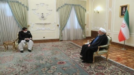 روحانی: ایران و پاکستان همواره در لحظات سخت و تاریخی حامی یکدیگر بوده اند