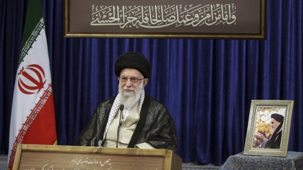 イラン最高指導者、「故ホメイニー師は、超大国の意志を突き崩した」
