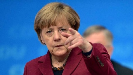 Merkel pide a europeos que asumieran mayor responsabilidad ante presión de EEUU