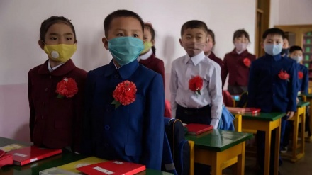 北朝鮮で、小中高が２カ月遅れの新学期