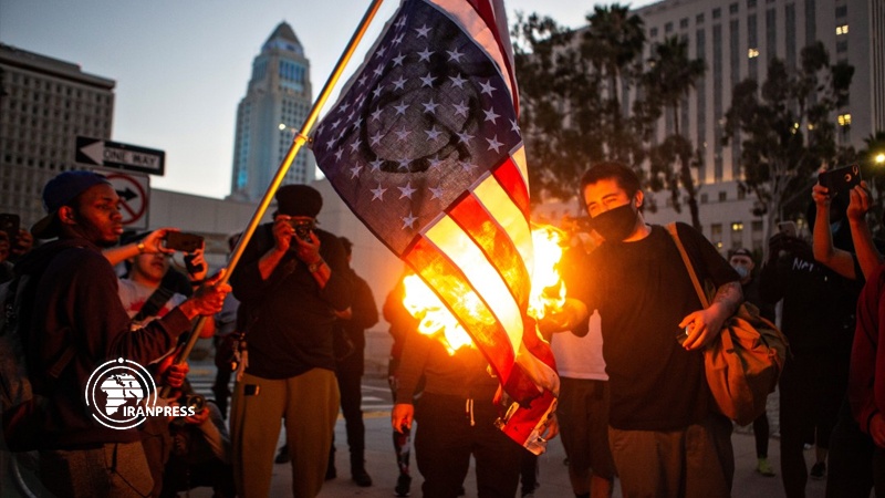 Trump ve protestocuları tehdit etmeye devam etmesi