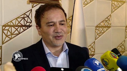 بازگشت دکتر مجید طاهری از زندان آمریکا به ایران