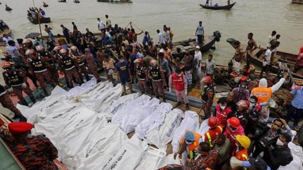 ঢাকায় বুড়িগঙ্গা নদীতে যাত্রীবাহী লঞ্চডুবি: ৩২ জনের মৃতদেহ উদ্ধার