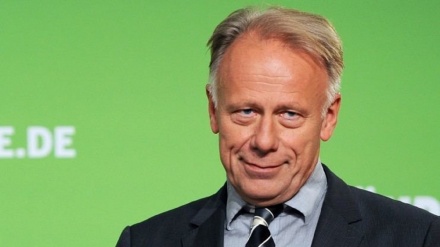 Político alemán: la política de nuestro Gobierno ante EEUU es humillante