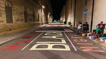 Le Sardine colorano le strade italiane per i diritti delle persone di colore