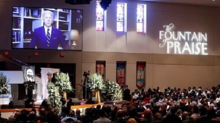 درخواست برابری نژادی شرکت کنندگان در مراسم تدفین جرج فلوید