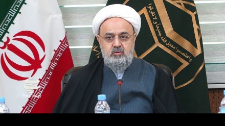 美国违反基本人权