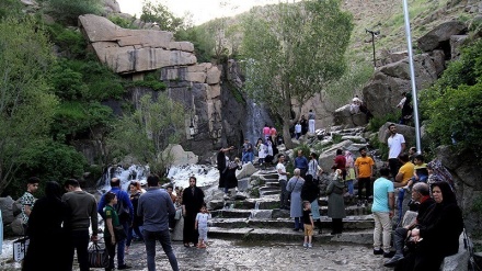 Usai Dibuka, Ganjnameh Hamedan Ramai Pengunjung (1)