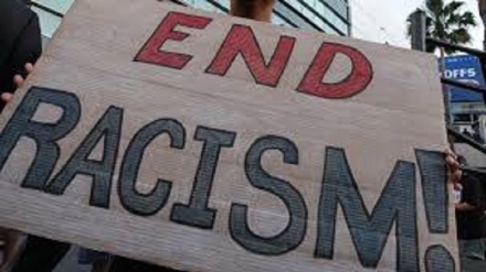 Usa: ancora razzismo contro 18enne, le danno fuoco