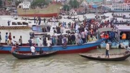 Bangladesh, scontro tra traghetti al porto di Dacca: almeno 28 morti 