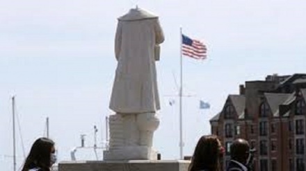 Proteste USA George Floyd: decapitate statue Cristoforo Colombo
