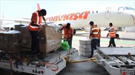 Arriba a Venezuela ayuda humanitaria de Irán para combatir COVID-19