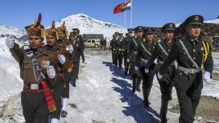 India-Cina: militari concordano di disimpegnarsi nel confine dell'Himalaya