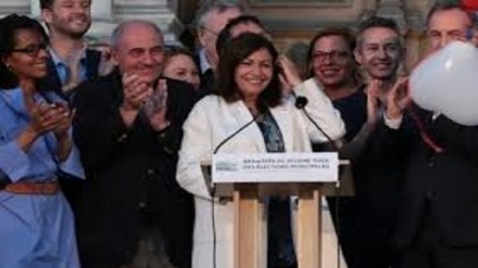 Hidalgo confermata a Parigi, ma in Francia vince l'astensione