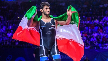 イランのレスリング選手が、世界レスリングの最優秀選手に　