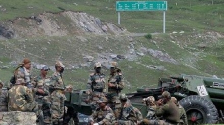 中国軍がインドに警告　国境での挑発行為に