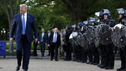 הצעידה לקראת הנפילה