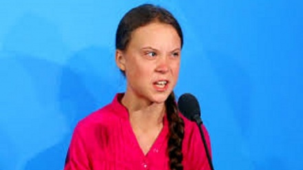 Greta Thunberg all’attacco: leader mondiali vogliono selfie con attivisti climatici per far 'bella figura' 