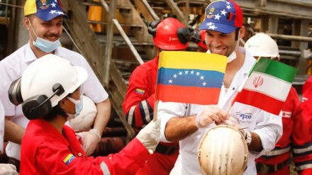 Le Leader remercie l'équipage des pétroliers envoyés au Venezuela